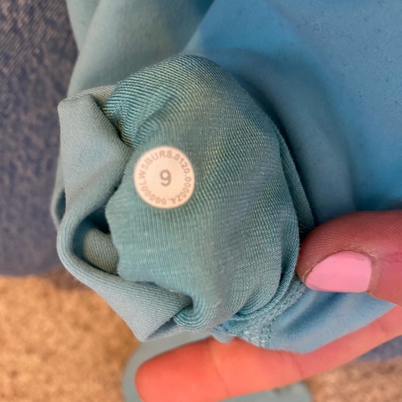 Lulu aligns, size 6 - Picture 2 of 2